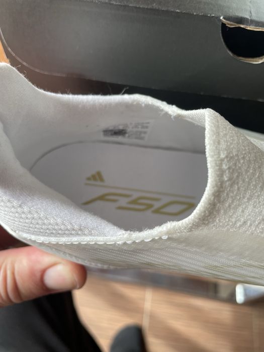 Ghete fotbal Adidas , Noi !