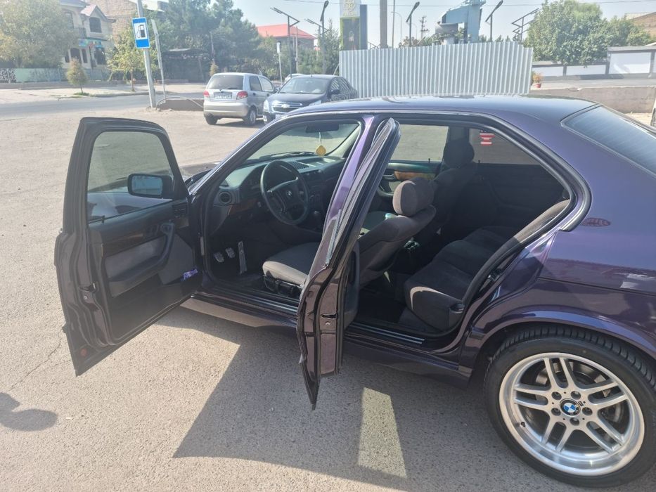 Bmw e34.    I520