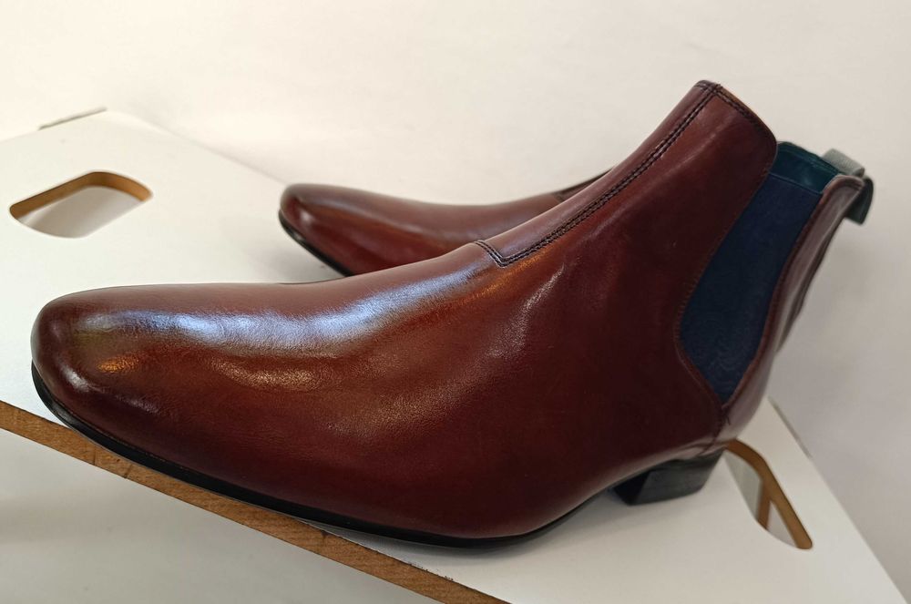 Ghete chelsea 41.5 42  plain toe Ted Baker London NOI piele naturala