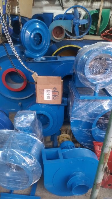 Хар хил вентиляторлар сотилади.