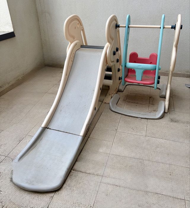 Vând tobogan + leagăn copii