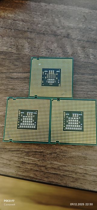 3 броя процесори core2duo