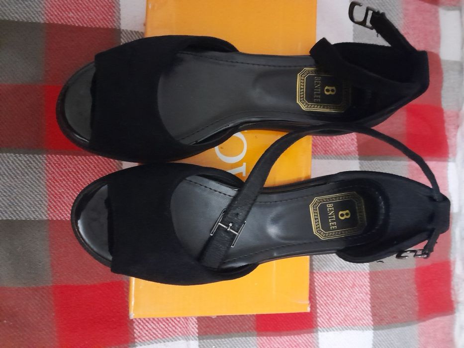 Сандали замшевые