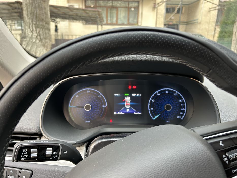 Срочно продается Hongqi E - QM5 (500)