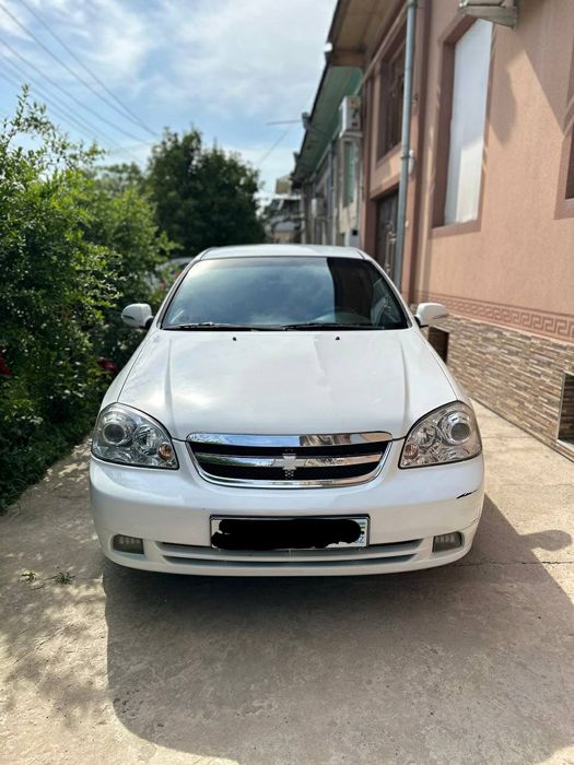 Lacetti sotiladi