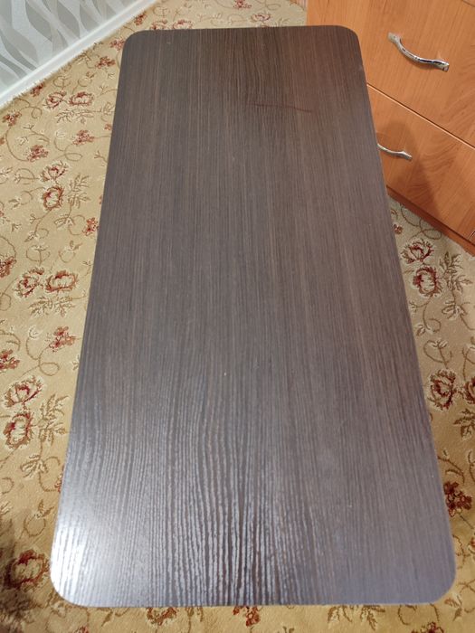 Декоративный журнальный столик