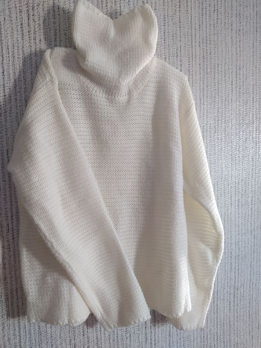 Продам свитер подростковый