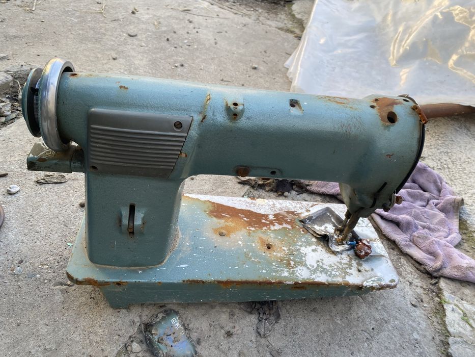 Швейная машина .