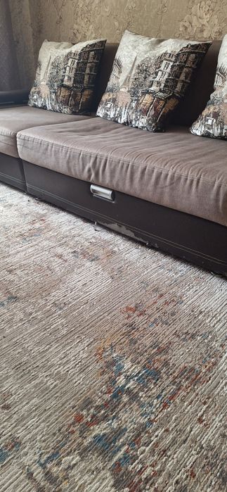 Продам диван  б.у.