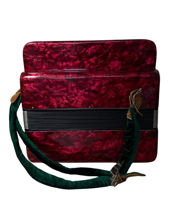 Продам баян в Костанае