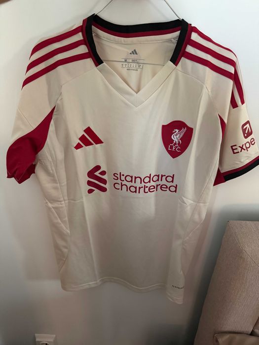 Tricou Liverpool away kit sezonul nou premier league