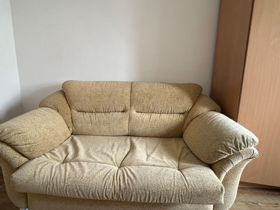 Продам диван в хорошем состоянии