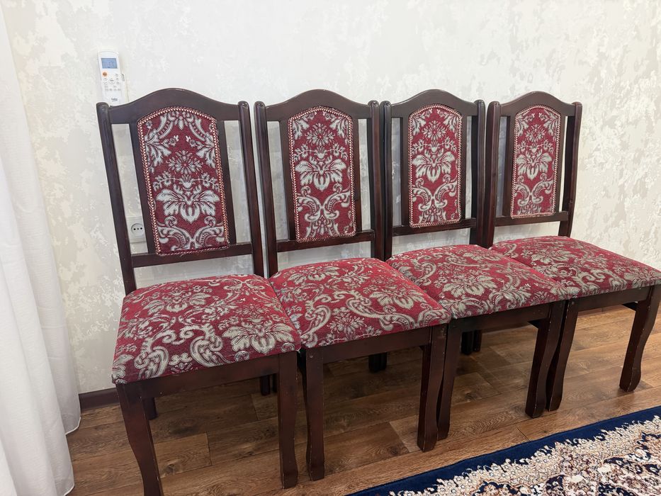 Стулья доя гостиной б/у