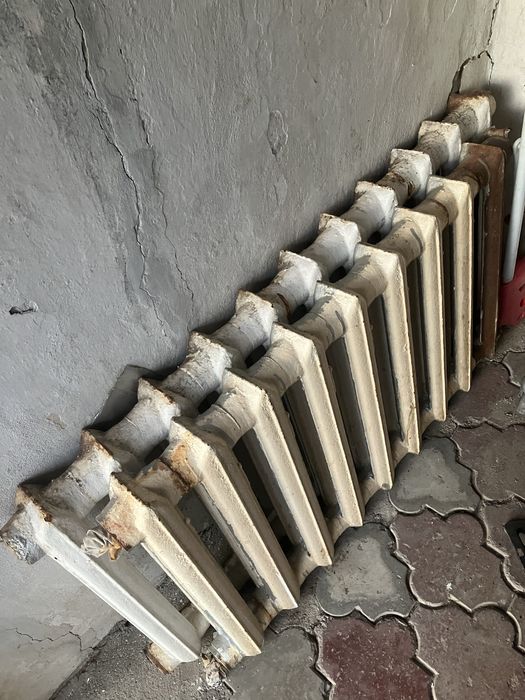 Продам батарей чугунные