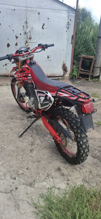 Продам HAMMER

пробег 1350, торг минима