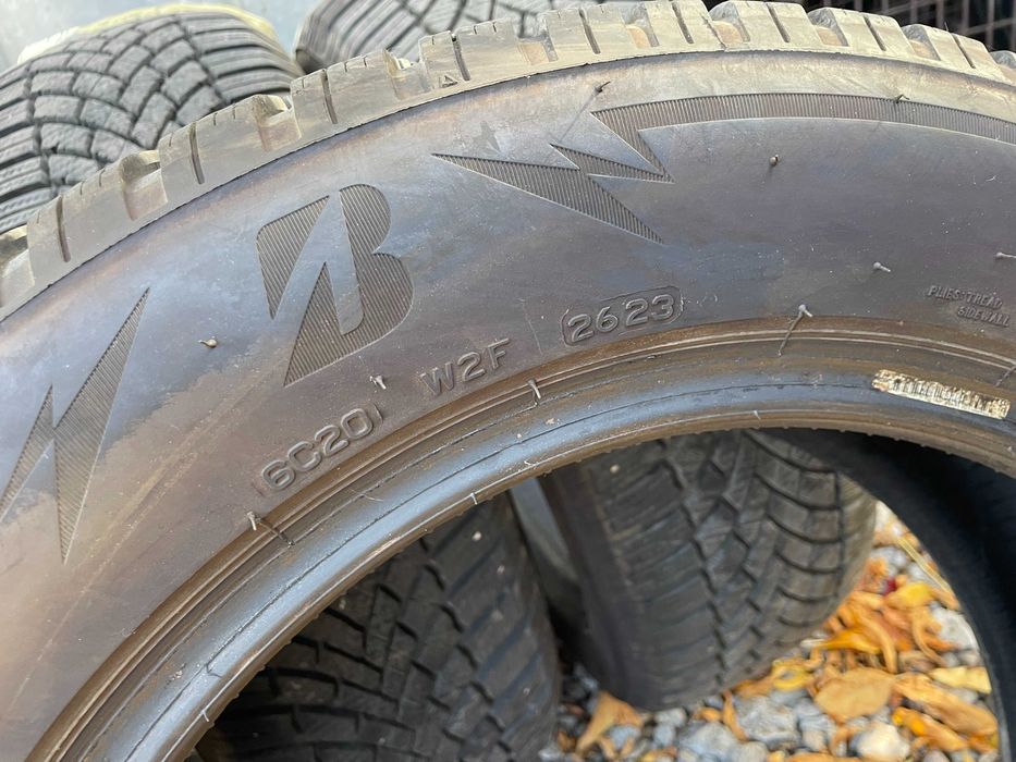 205/60/16 Зимни гуми BRIDGESTONE BLIZZAK LM005 DOT 2623 / Бриджстоун Близак ЛМ005