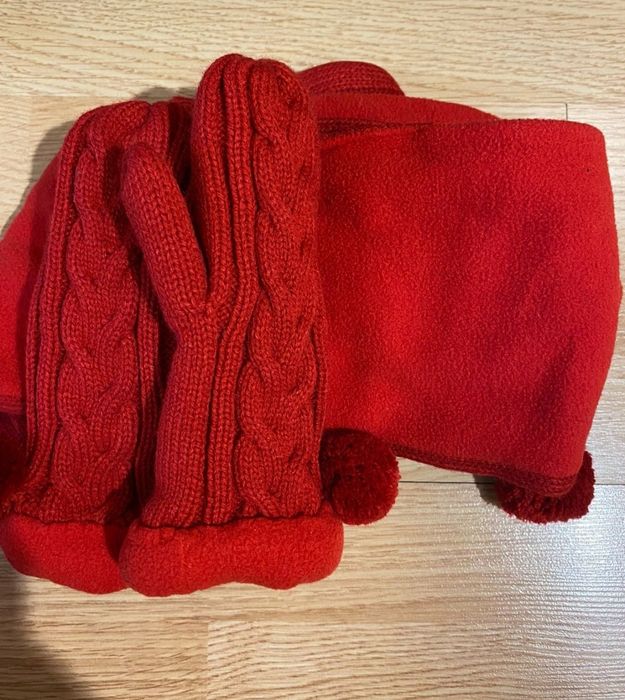 Продам Новый  шарф и рукавички