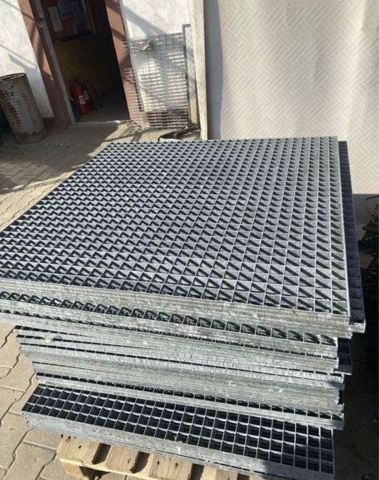 Trepte și gratare zincate