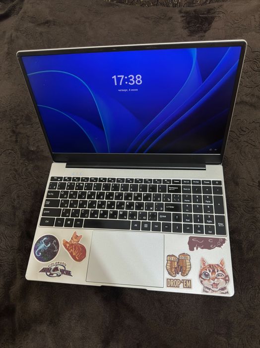 Продаю ноутбук Azerty 1552