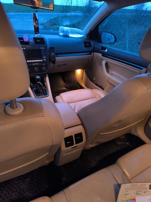 Продавам Голф5 2006г.