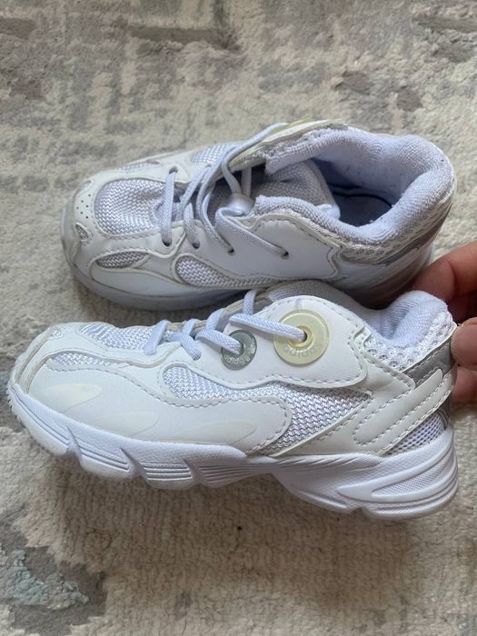 Адидас детские кроссовки