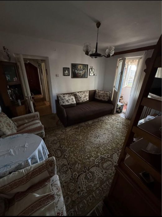 Vand Apartamet cu 3 Camere