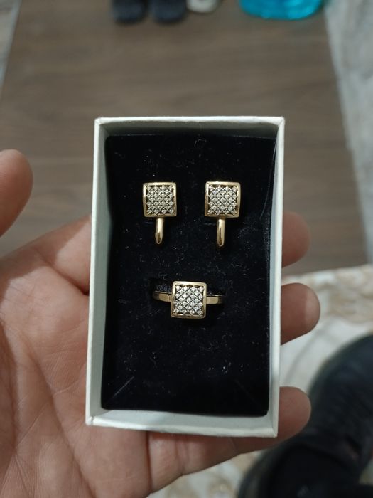 Золотые изделия комплект Срочно продается