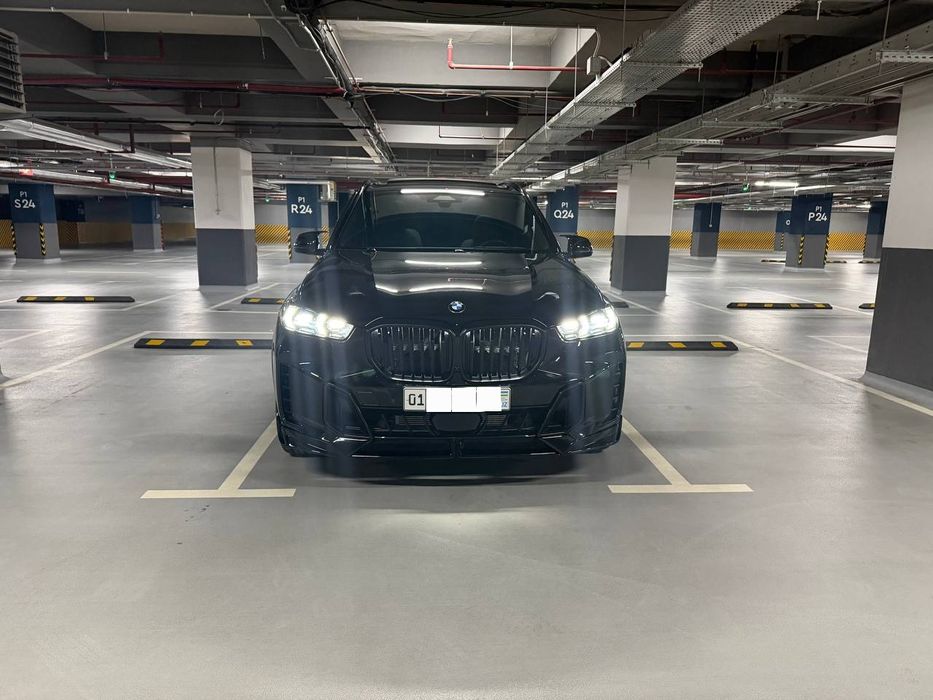 BMW X5 black 2023