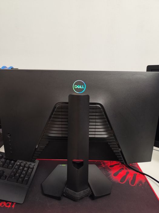 Dell G2724D – 27" QHD 165Hz като нов от магазина, много запазен