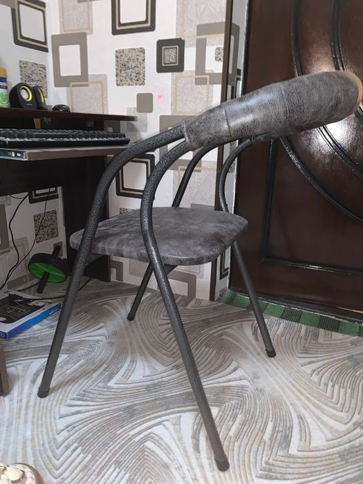 Компьютер столи ва стули  сотилади