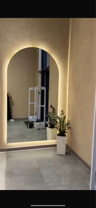 Продам зеркало на стенное