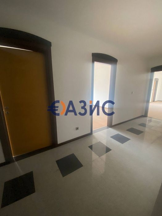 Продава се Четиристаен апартамент в к.к. Слънчев бряг - 280 кв.м за 674 €/кв.м - Снимка #2