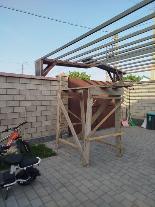 Крыша.  Навес. Сайдинг. Водосточка