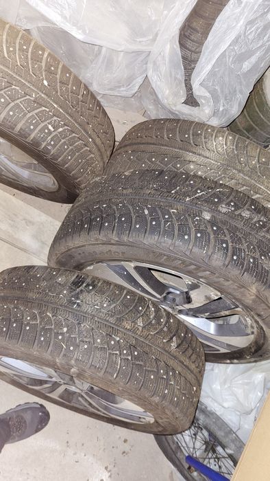 Продам новые комплект зимних шин с дисками