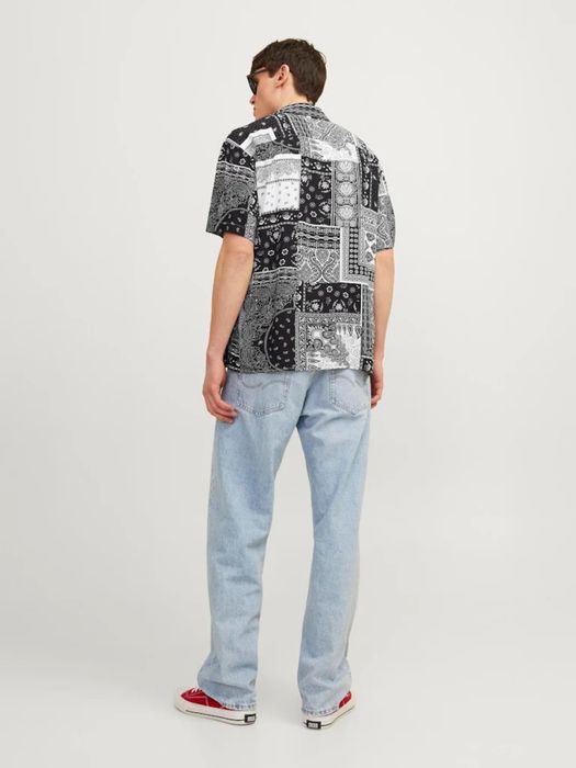 Jack & Jones мъжка риза с къс ръкав – Модерен черно-бял принт