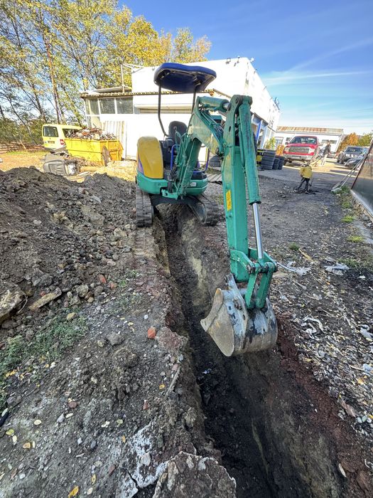 Изкопни дейности с мини багер и самосвал