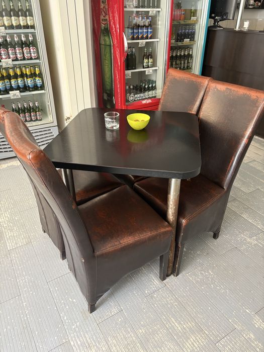 Mobilier bar,frigidere,sistem alarmare si camere supraveghere,monitoare.