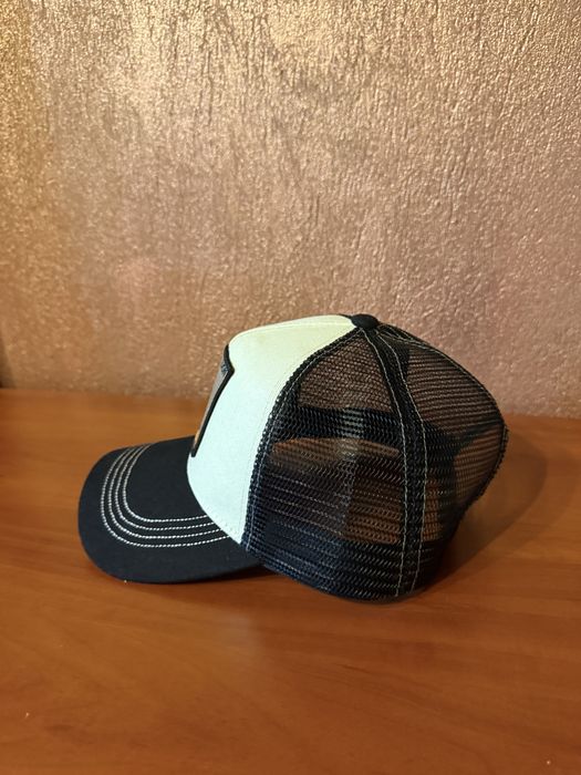 Шапка с козирка!