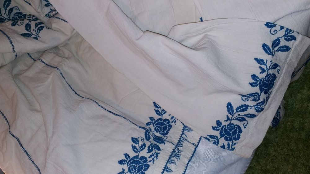 Costum popular vechi, peste 100 de ani.