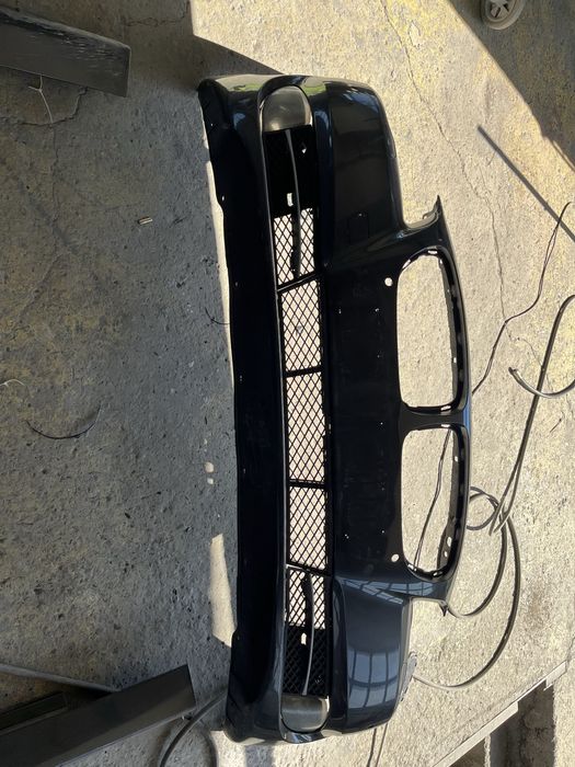 Предна броня и прагова за bmw f10.