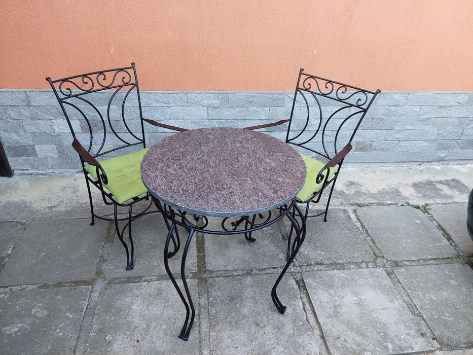 Столове от ковано желязо.