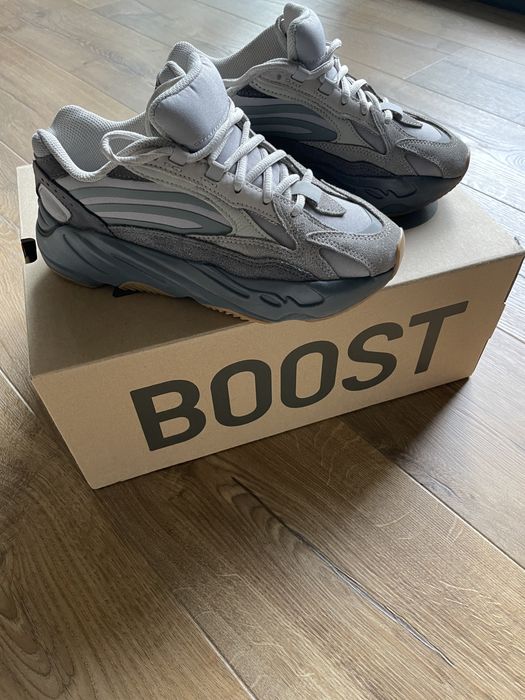 Yeezy 700 v2 Tephra, marimea 36