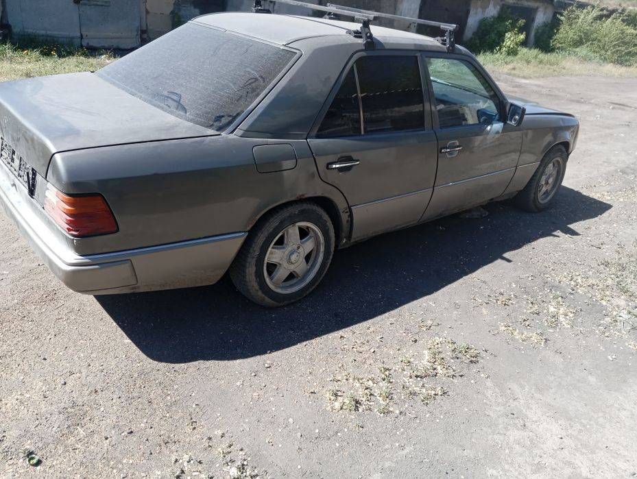 Мерседес 124 продам.