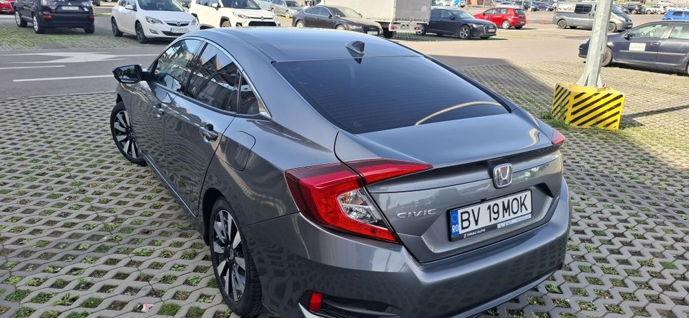 Honda civic sedan x 1.5 182cp