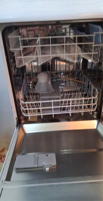 Vând mașină de spălat vase BEKO nouă