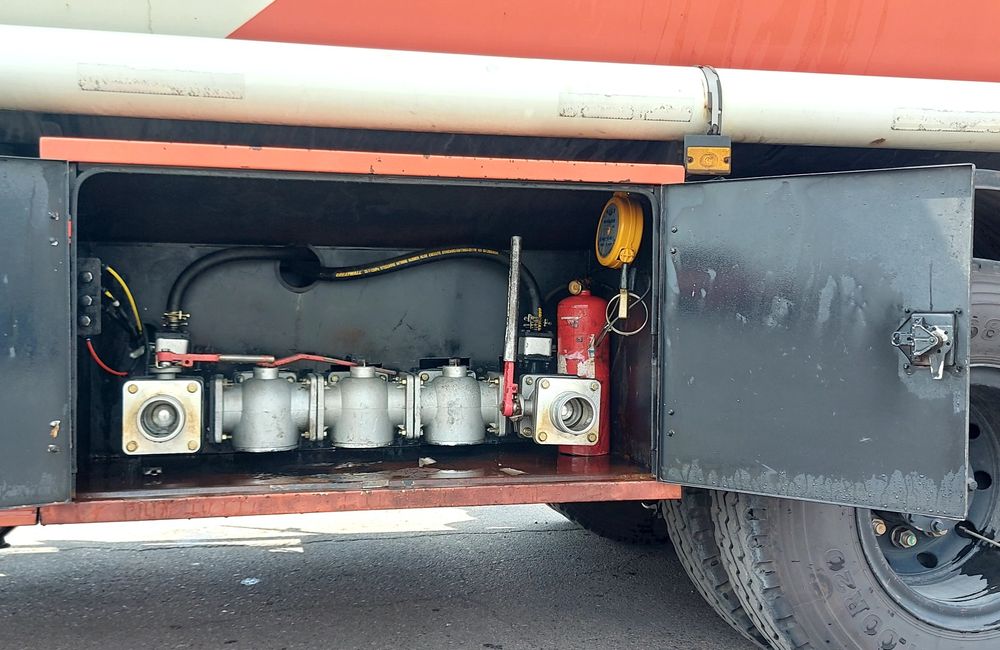 Бензавоз Донгфенг