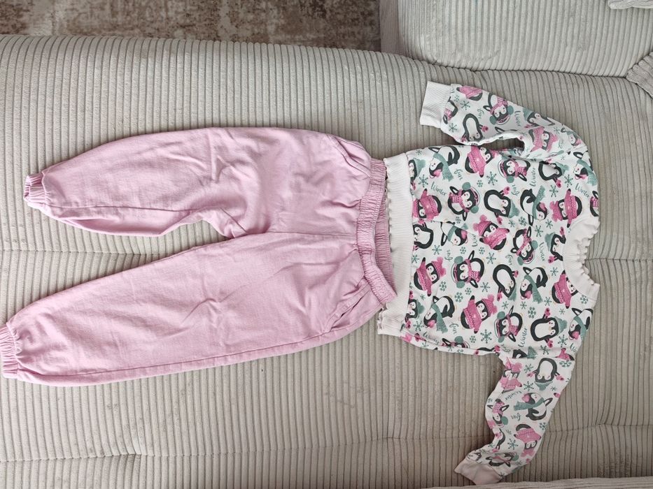 Дрехи за момиче на 4 г