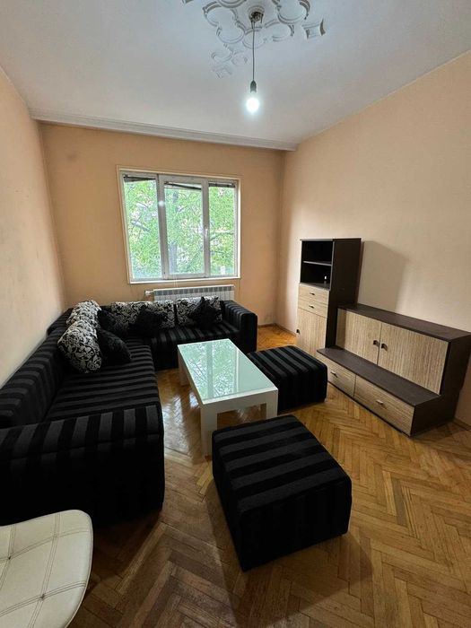 Дава се под наем Тристаен апартамент в София, Център - 95 кв.м за 677.79 € - Снимка #1
