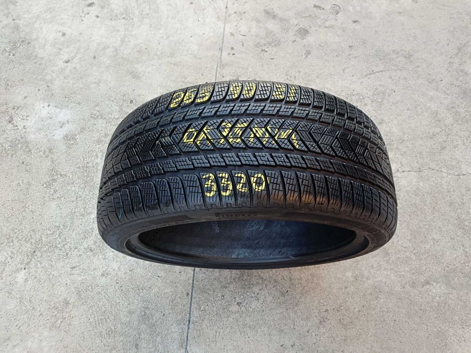 O anvelopa iarna 265 40 21 pirelli scorpion winter profil 7,5 mm 3320