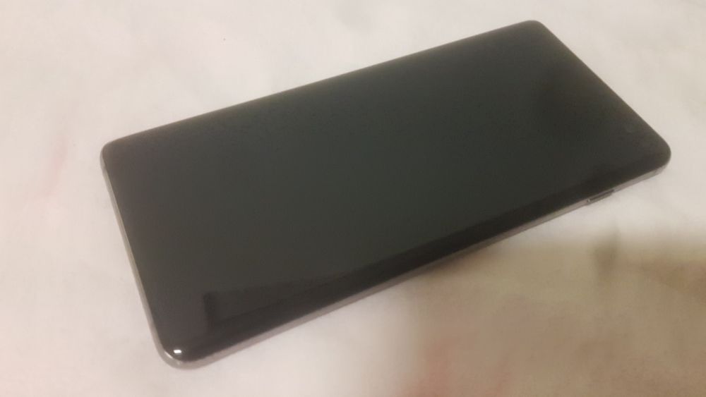 Самсунг S 10+ 128gb+256gb karta pamet